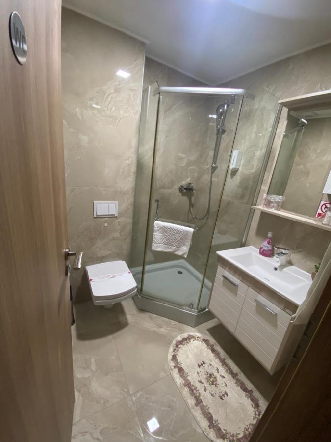 Hotel New Milenium Lukavac Экстерьер фото