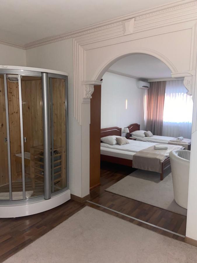 Hotel New Milenium Lukavac Экстерьер фото