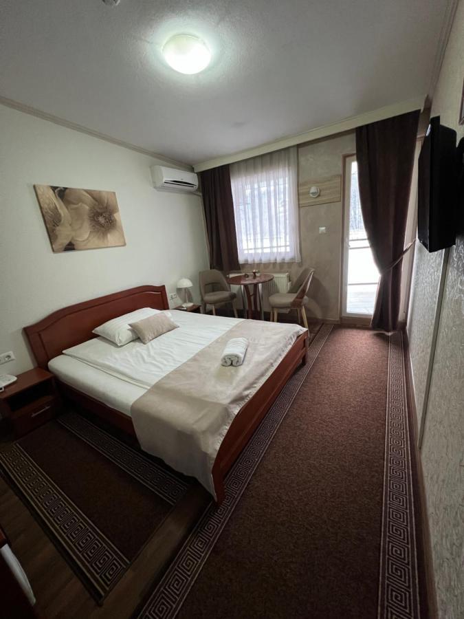 Hotel New Milenium Lukavac Экстерьер фото
