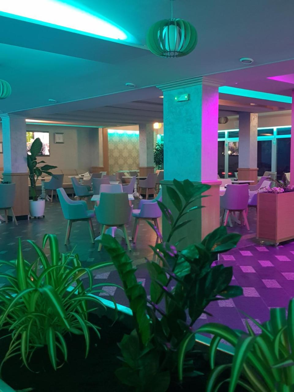 Hotel New Milenium Lukavac Экстерьер фото